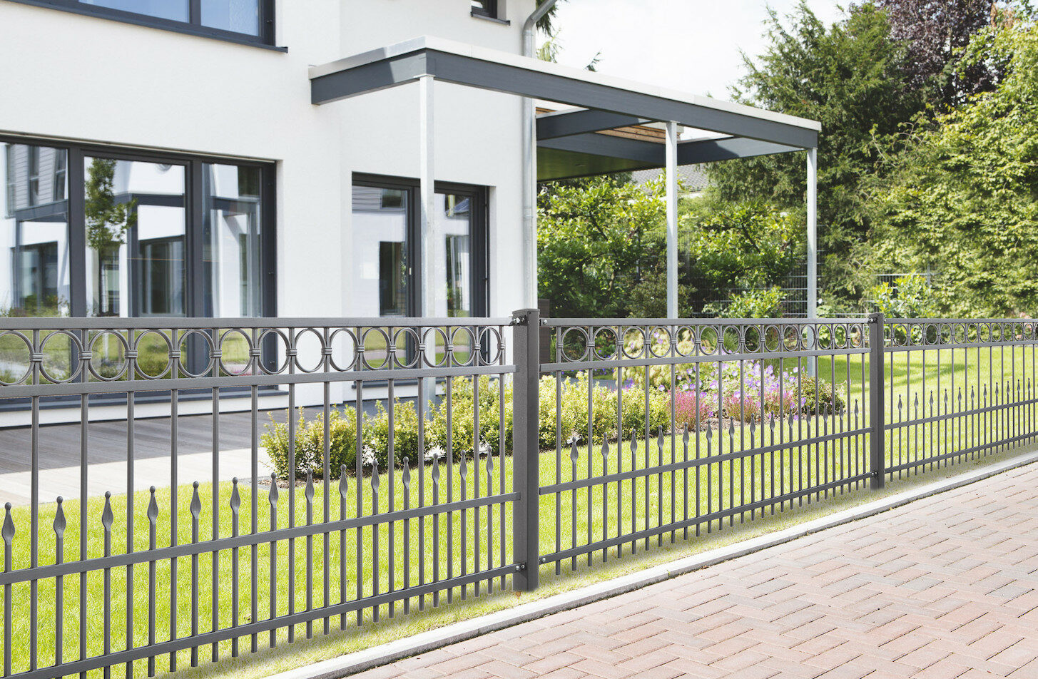 Gartenneugestaltung mit Zaunanlage Gartenneugestaltung mit Zaunanlage