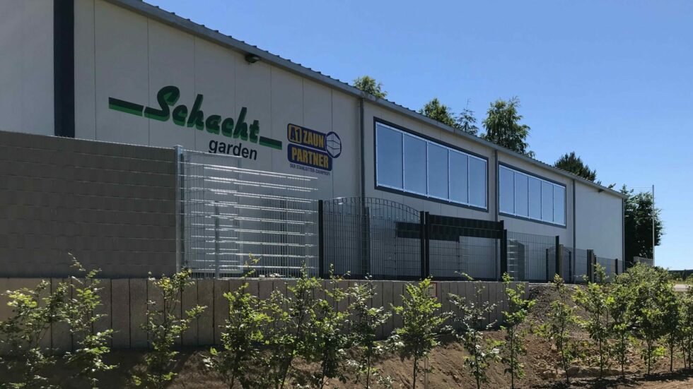 Logistikzentrum | Schacht garden | Garten | Landschaftsbau | Zaun
